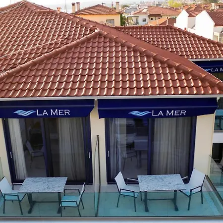 アパート La ニキティ