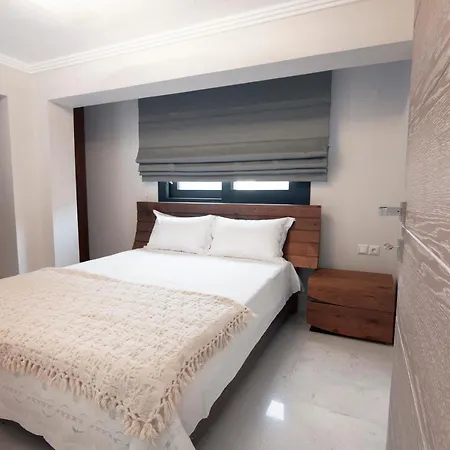 Apartment La *