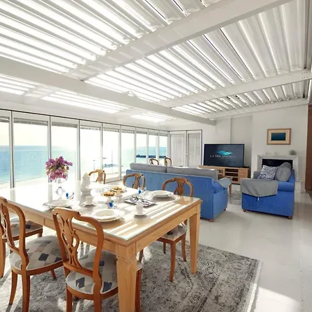Apartment La