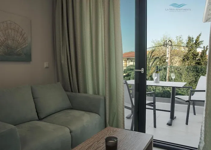 La Apartment *