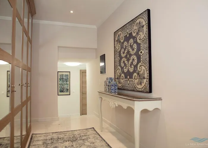 La Apartment *